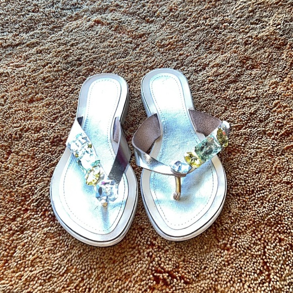 Embellished Elegant Summer Footwear - Picture 2 of 5